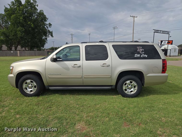 image for item EW0414 2013 Chevrolet Suburban SUV