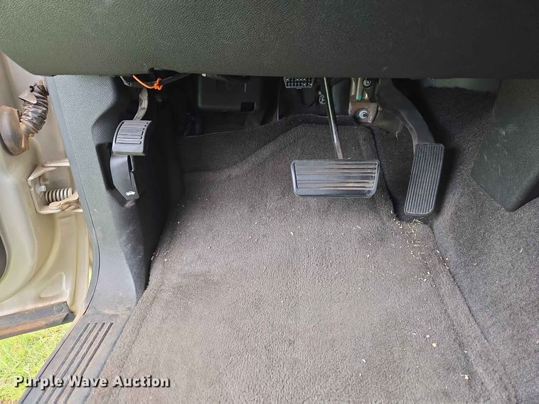 image for item EW0414 2013 Chevrolet Suburban SUV
