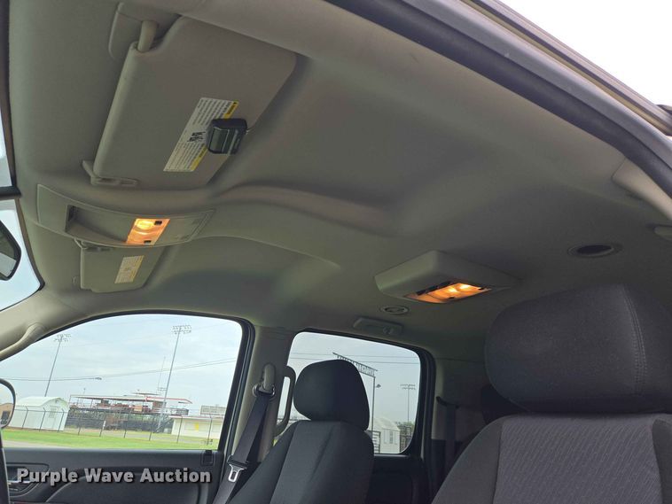 image for item EW0414 2013 Chevrolet Suburban SUV