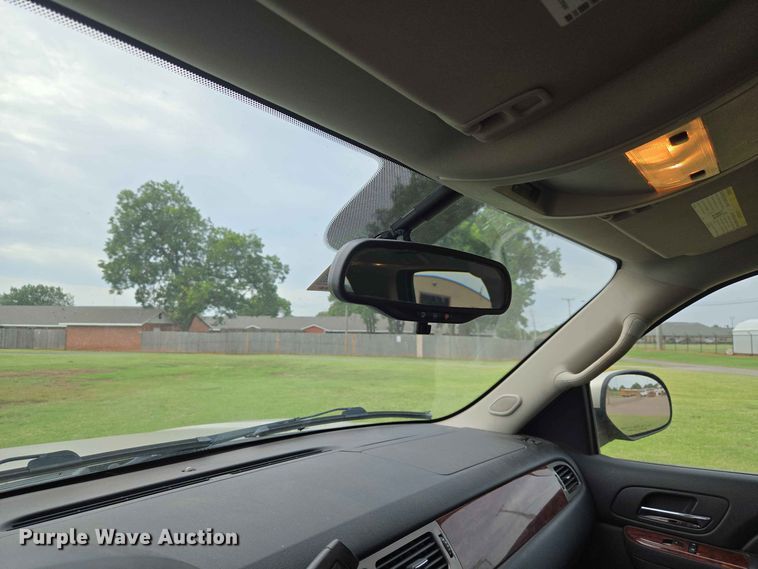image for item EW0414 2013 Chevrolet Suburban SUV