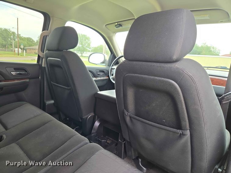 image for item EW0414 2013 Chevrolet Suburban SUV