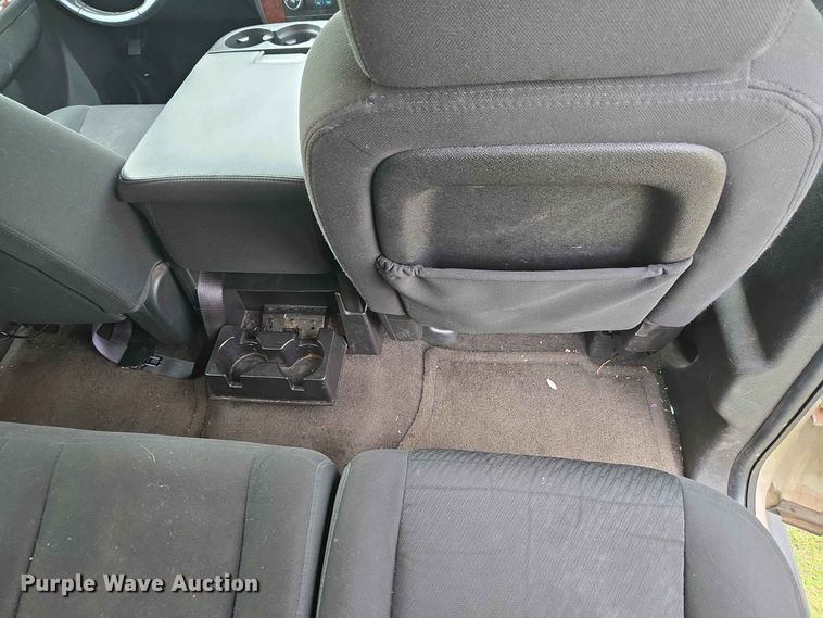 image for item EW0414 2013 Chevrolet Suburban SUV