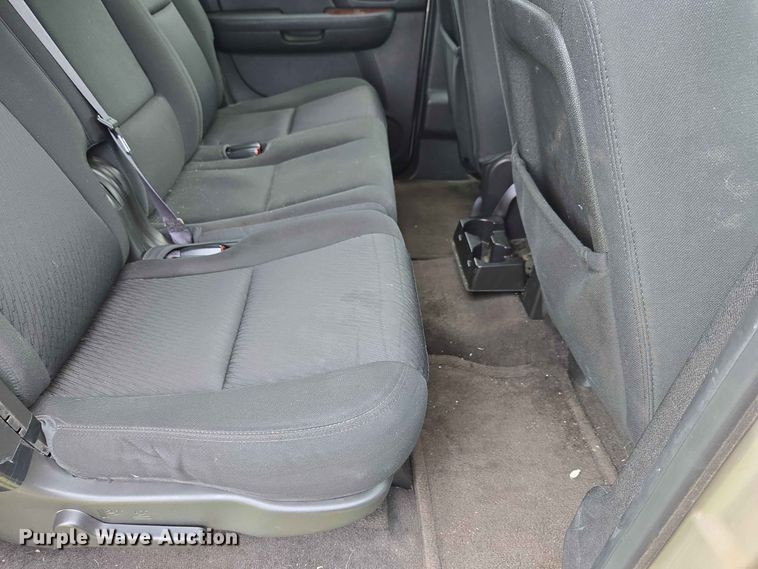 image for item EW0414 2013 Chevrolet Suburban SUV