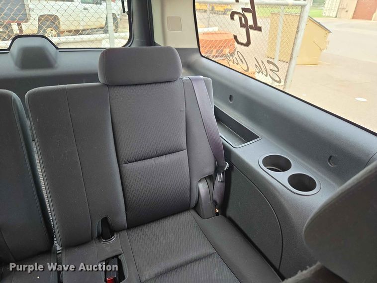 image for item EW0414 2013 Chevrolet Suburban SUV