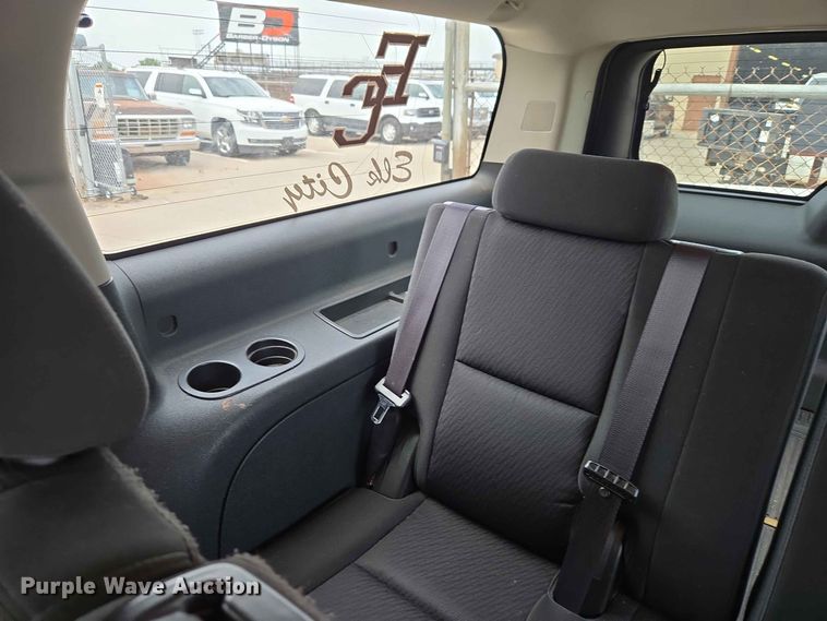 image for item EW0414 2013 Chevrolet Suburban SUV