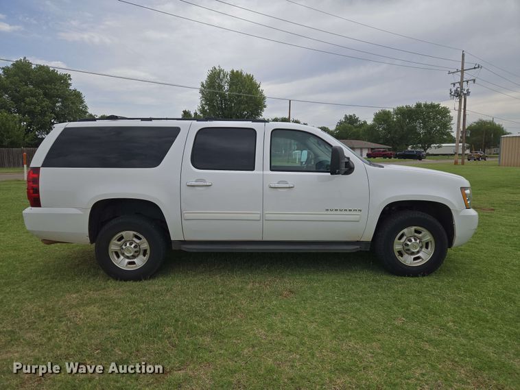 image for item EW0416 2013 Chevrolet Suburban SUV