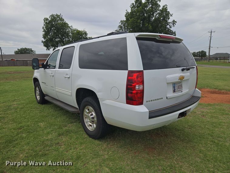 image for item EW0416 2013 Chevrolet Suburban SUV