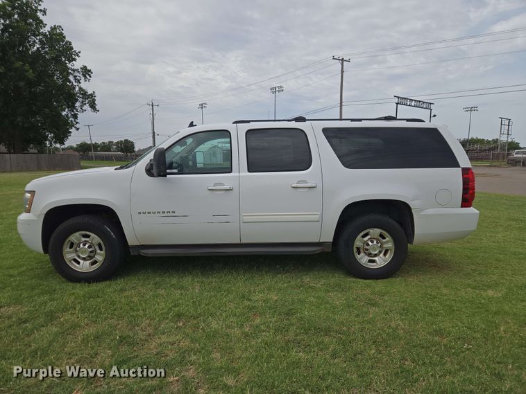 image for item EW0416 2013 Chevrolet Suburban SUV