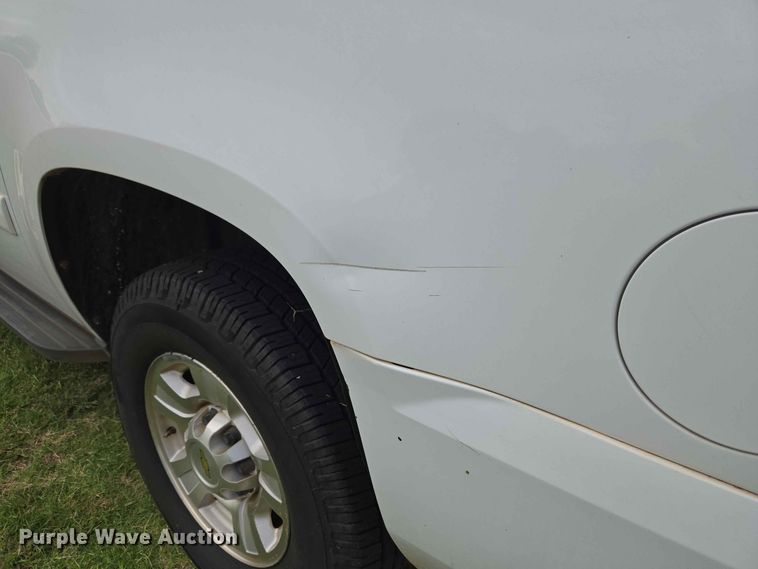 image for item EW0416 2013 Chevrolet Suburban SUV