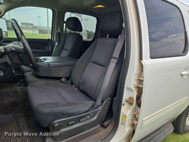 image for item EW0416 2013 Chevrolet Suburban SUV