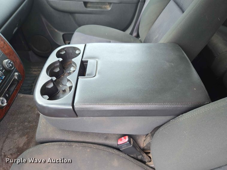 image for item EW0416 2013 Chevrolet Suburban SUV