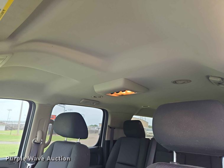 image for item EW0416 2013 Chevrolet Suburban SUV