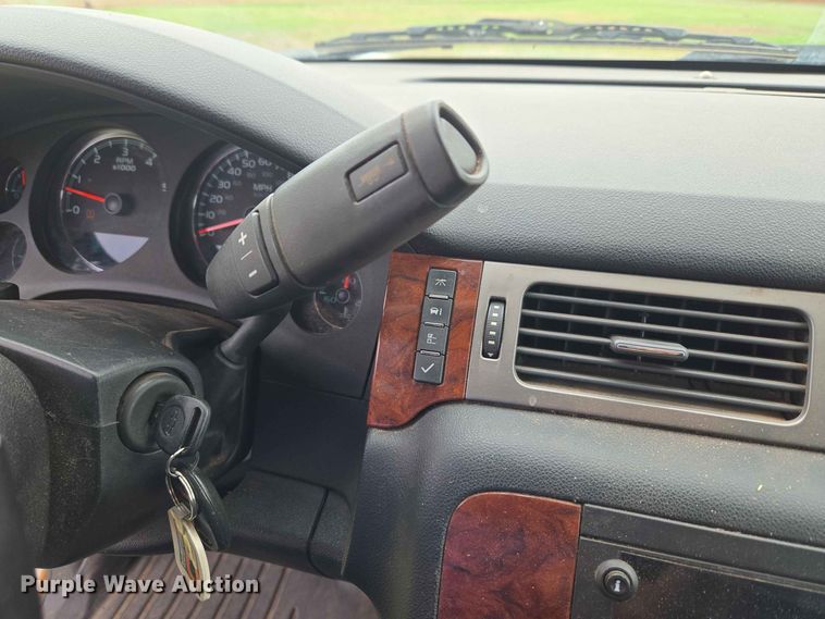 image for item EW0416 2013 Chevrolet Suburban SUV