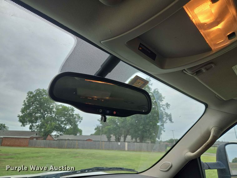 image for item EW0416 2013 Chevrolet Suburban SUV