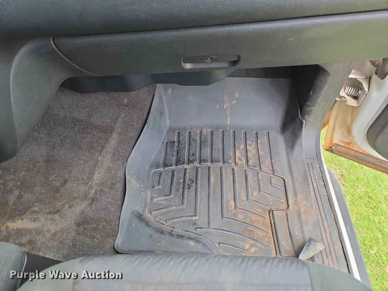 image for item EW0416 2013 Chevrolet Suburban SUV