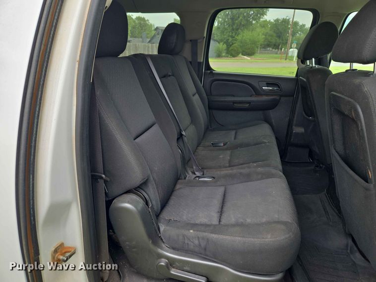 image for item EW0416 2013 Chevrolet Suburban SUV