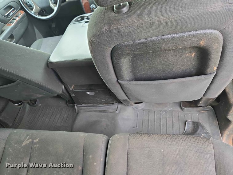 image for item EW0416 2013 Chevrolet Suburban SUV