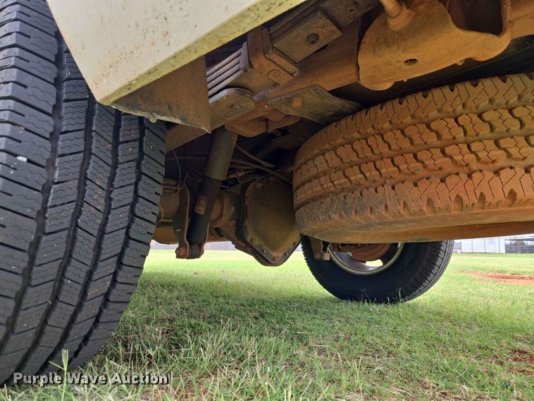 image for item EW0416 2013 Chevrolet Suburban SUV