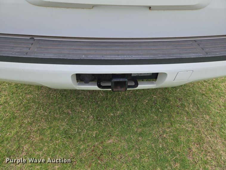 image for item EW0417 2011 Chevrolet Suburban SUV