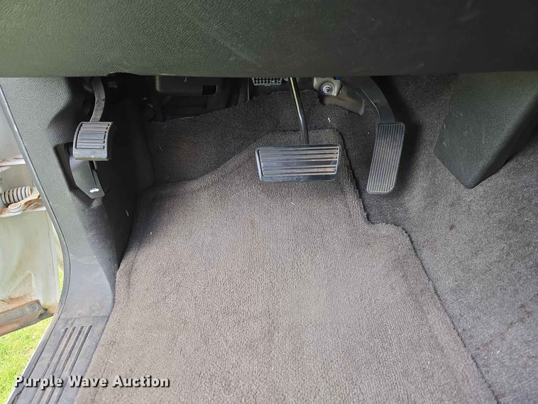 image for item EW0417 2011 Chevrolet Suburban SUV