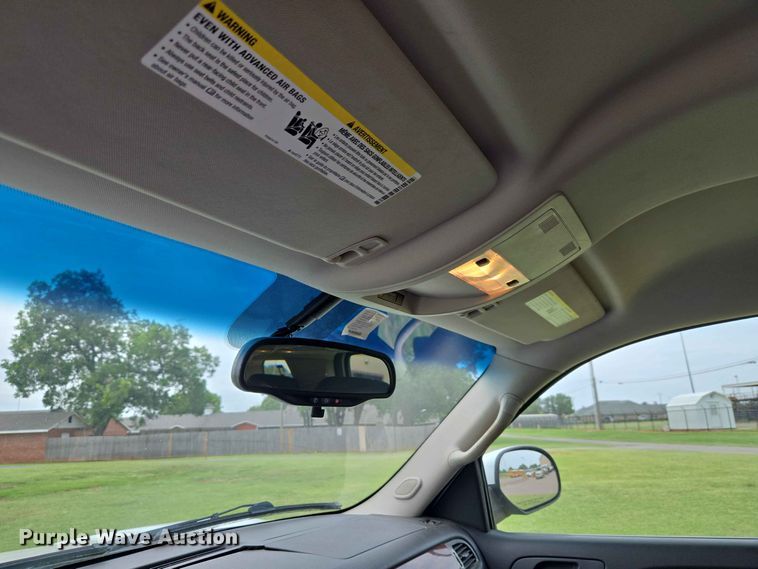 image for item EW0417 2011 Chevrolet Suburban SUV