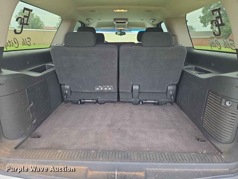 image for item EW0417 2011 Chevrolet Suburban SUV