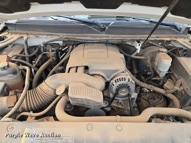 image for item EW0417 2011 Chevrolet Suburban SUV