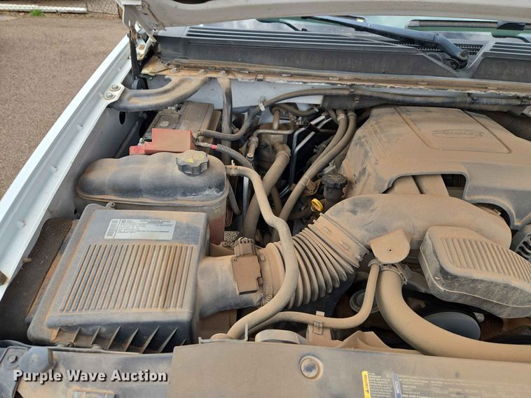 image for item EW0417 2011 Chevrolet Suburban SUV