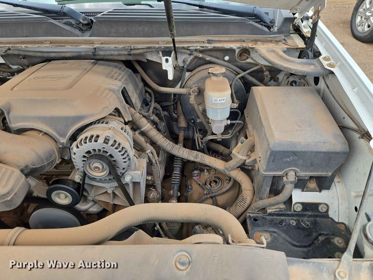 image for item EW0417 2011 Chevrolet Suburban SUV