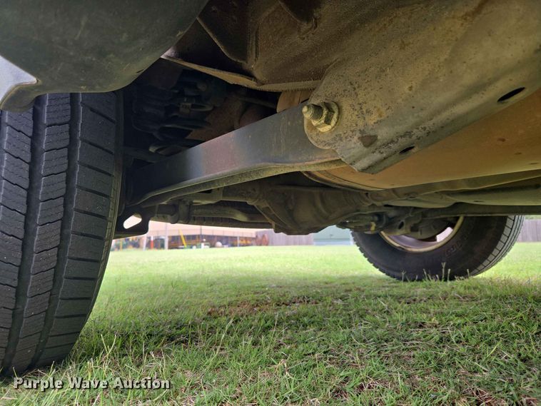 image for item EW0417 2011 Chevrolet Suburban SUV