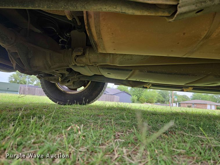 image for item EW0417 2011 Chevrolet Suburban SUV