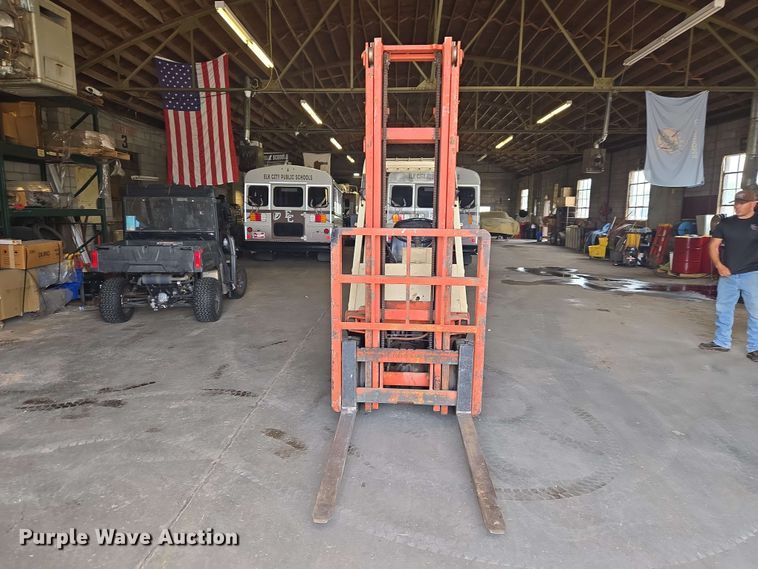 image for item EW0421 Nissan 2700 