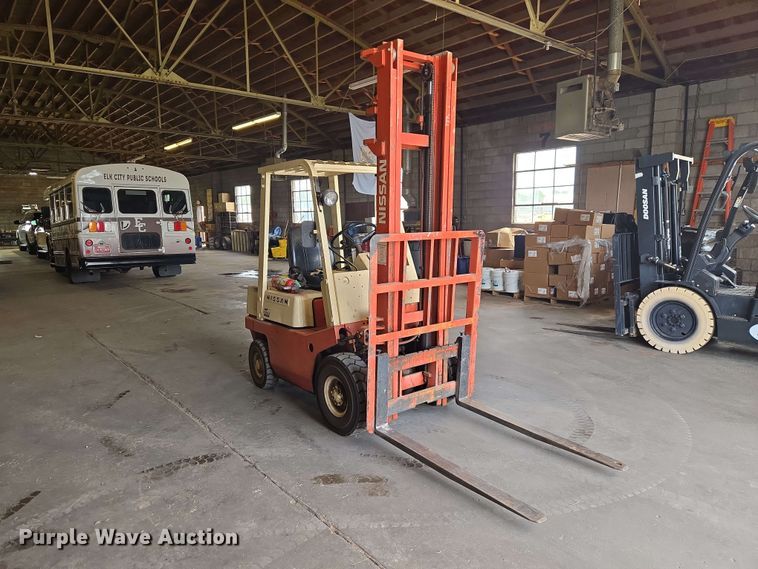 image for item EW0421 Nissan 2700 