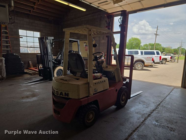 image for item EW0421 Nissan 2700 