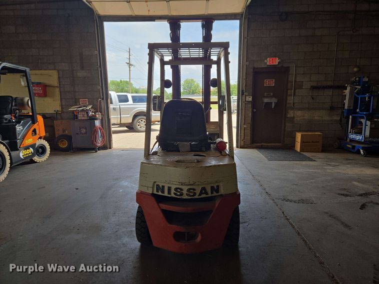 image for item EW0421 Nissan 2700 