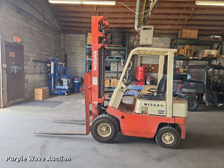 image for item EW0421 Nissan 2700 