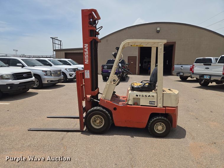 image for item EW0421 Nissan 2700 
