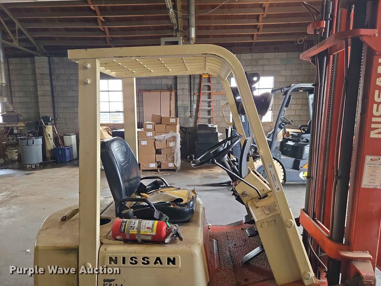 image for item EW0421 Nissan 2700 