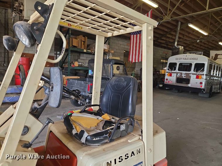 image for item EW0421 Nissan 2700 
