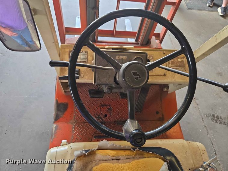 image for item EW0421 Nissan 2700 