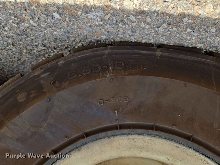 image for item EW0421 Nissan 2700 