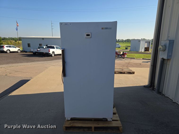 image for item EW0447 Fisher 307 Low temperature incubator