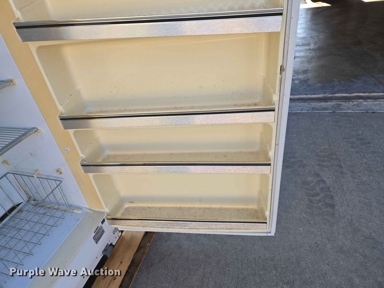 image for item EW0447 Fisher 307 Low temperature incubator