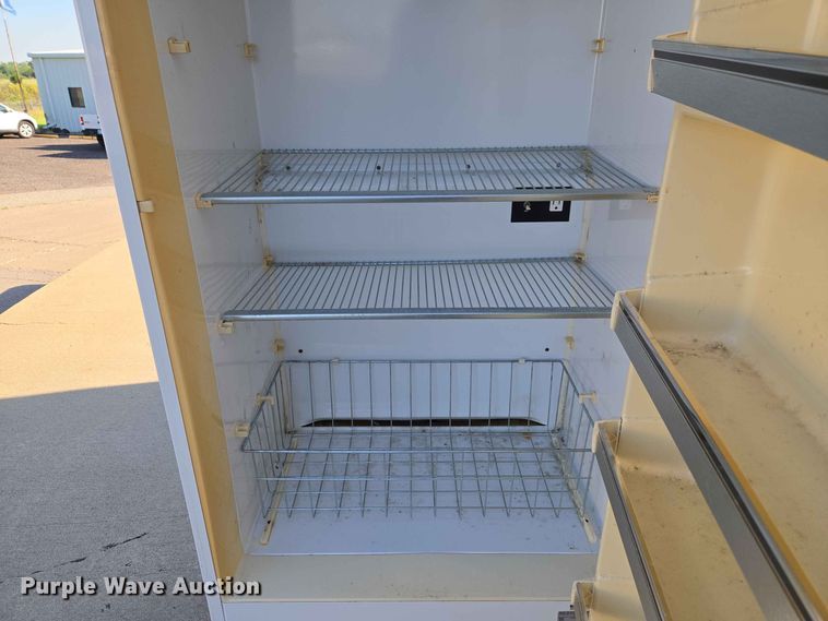 image for item EW0447 Fisher 307 Low temperature incubator