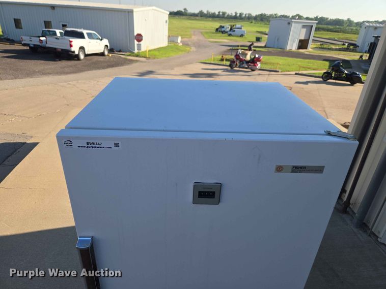 image for item EW0447 Fisher 307 Low temperature incubator