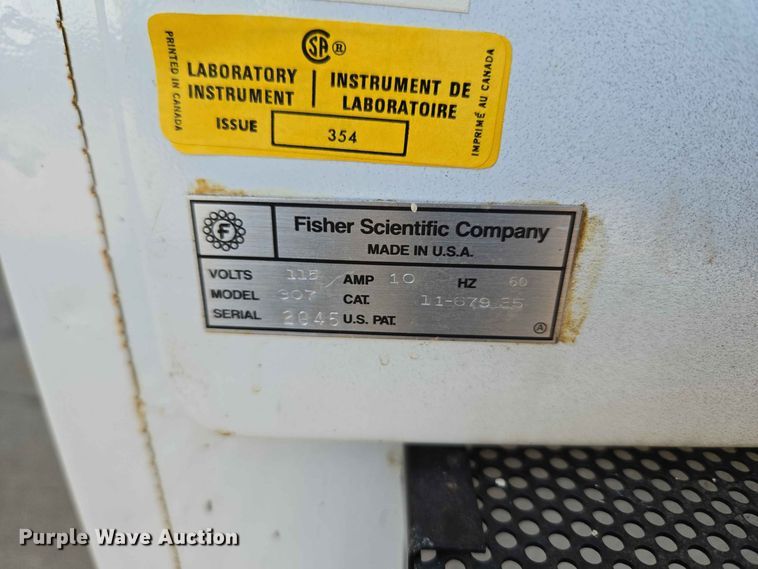 image for item EW0447 Fisher 307 Low temperature incubator