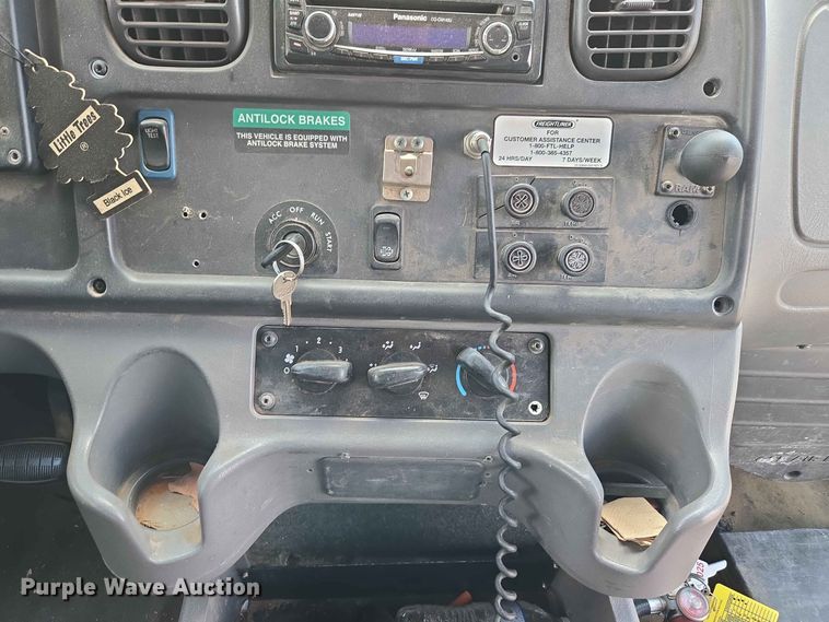 image for item EW0452 2013 Freightliner B2 school bus