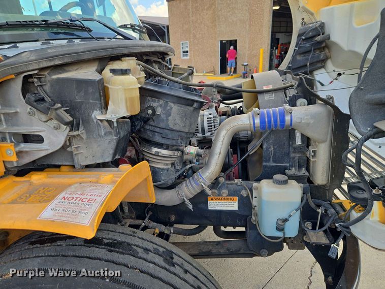 image for item EW0452 2013 Freightliner B2 school bus
