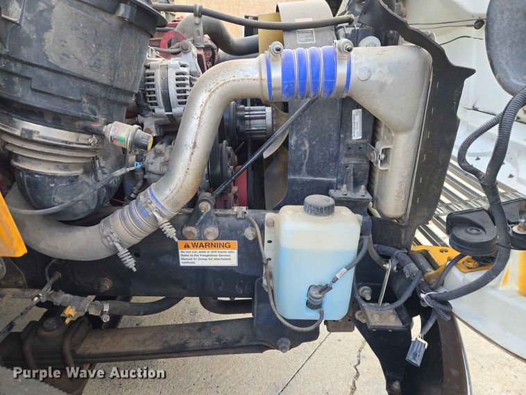 image for item EW0452 2013 Freightliner B2 school bus