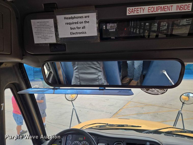 image for item EW0454 2009 Freightliner B2 school bus